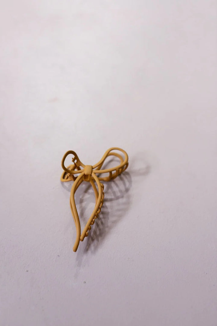 The Metal Bow Claw Clip