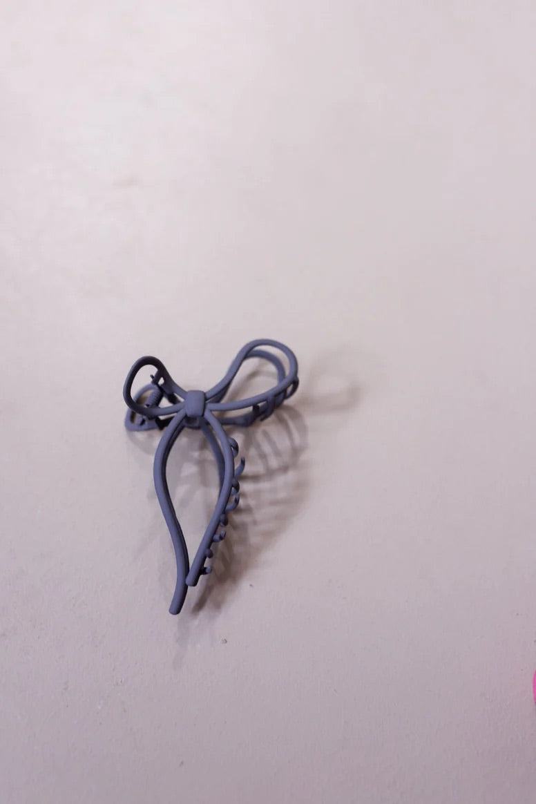 The Metal Bow Claw Clip