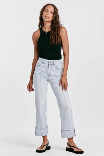 HOLLY SUPER HIGH RISE CUFFED STRAIGHT JEANS