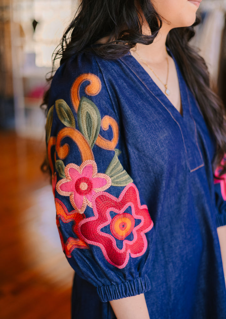 Embroidered Detail Short Sleeve Dress