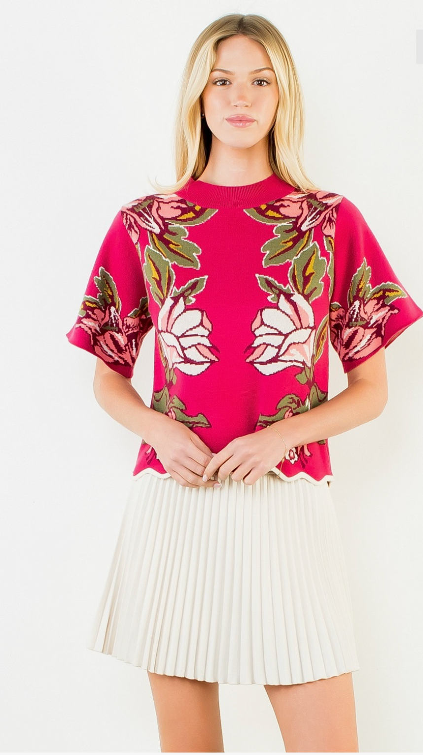 Short Sleeve Sweater With Scallop Hem