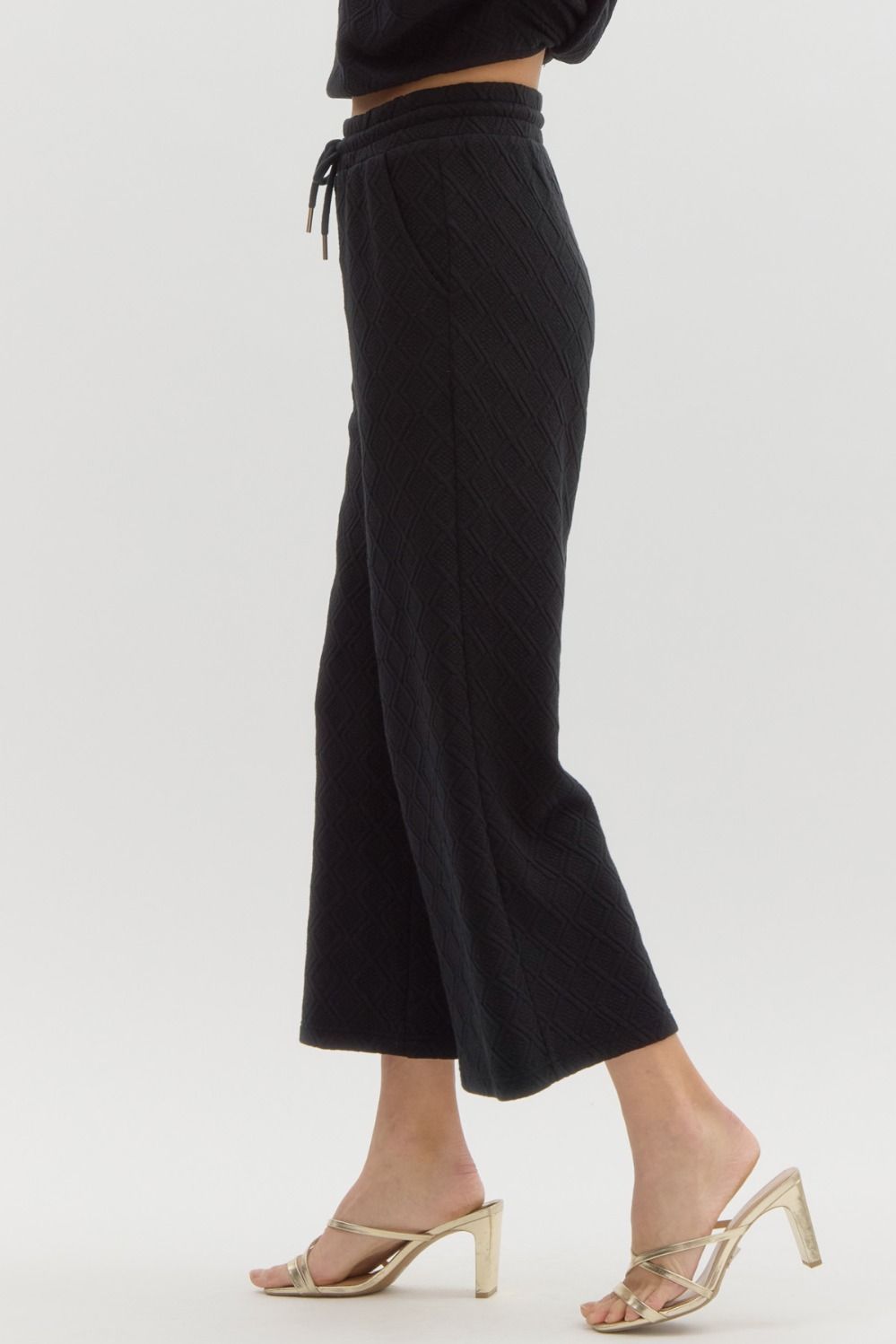 Embossed High Waisted Ankle Pant