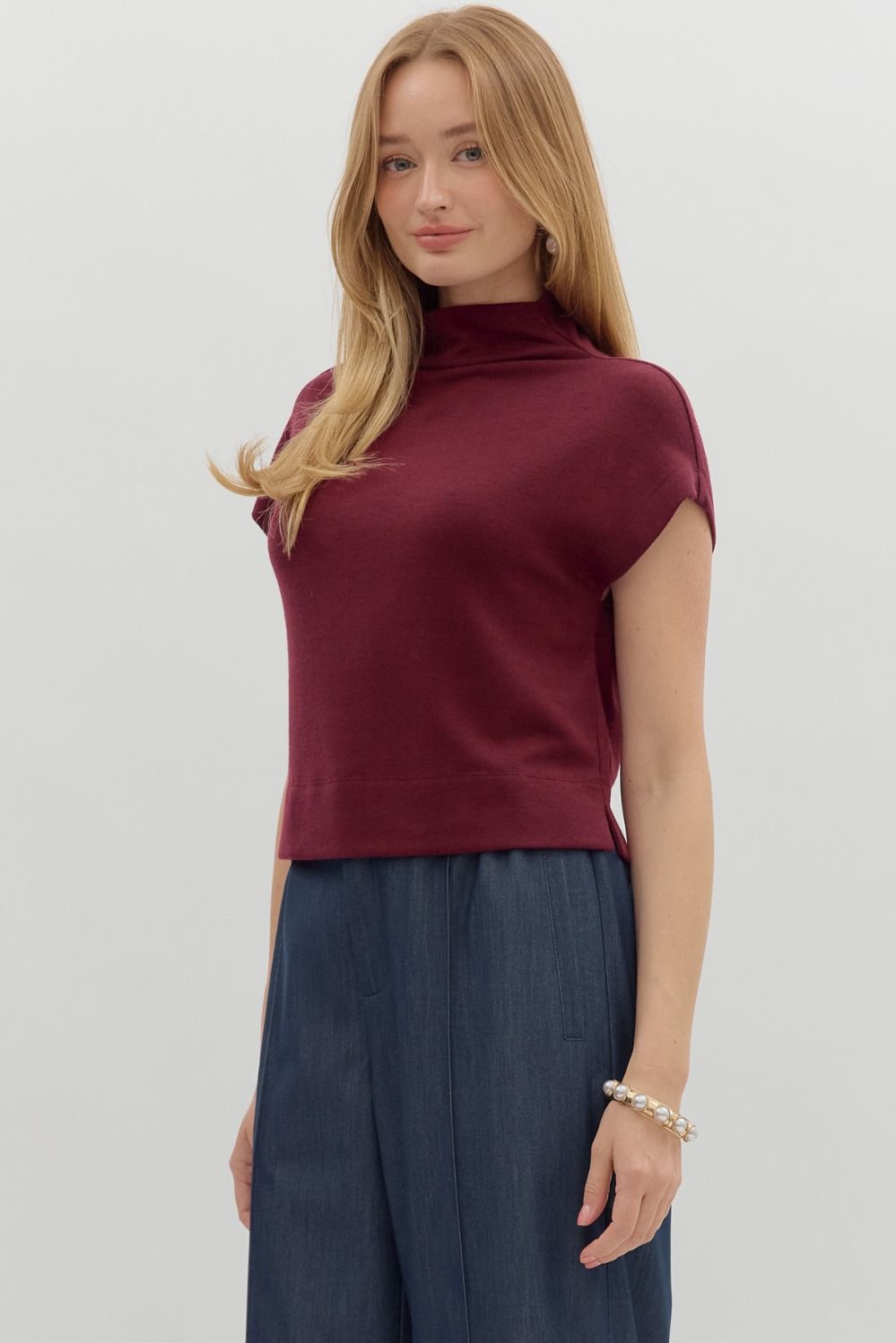 T27642 Solid Knit Pullover Top